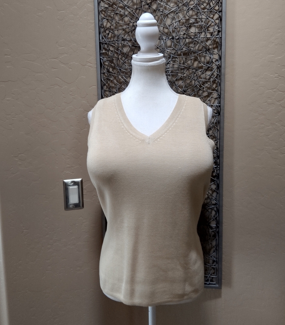Tommy Bahama Silk Blend Knit Sleeveless V-Neck Tank Top in Buttercream